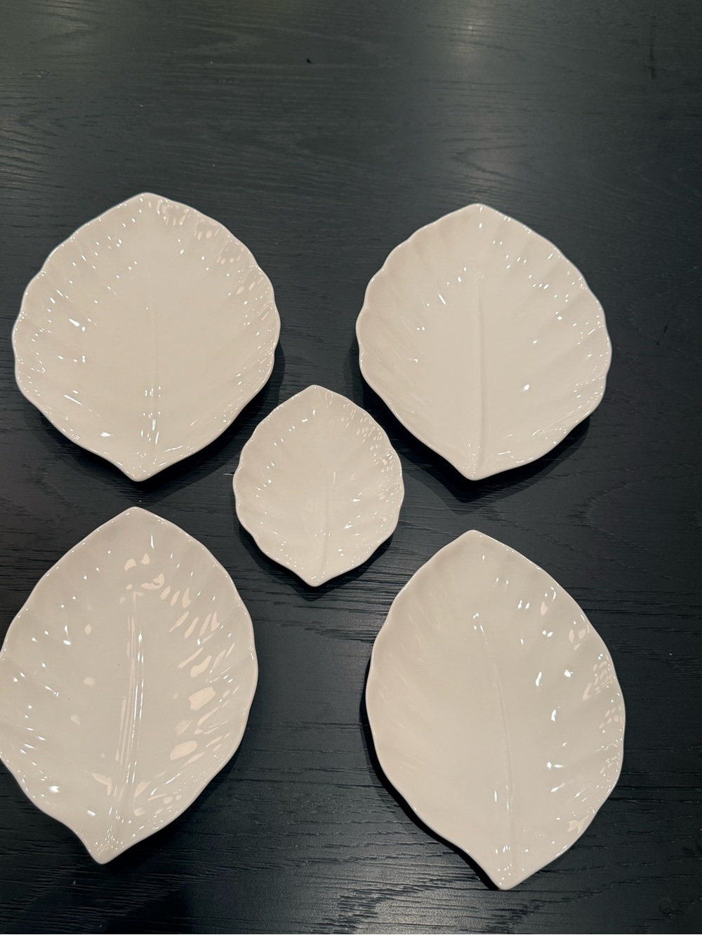 White Porcelain Crate & Barrel Leaf-Shaped Ceramic Serving Plates - Set of 5 - Picture 2 of 13